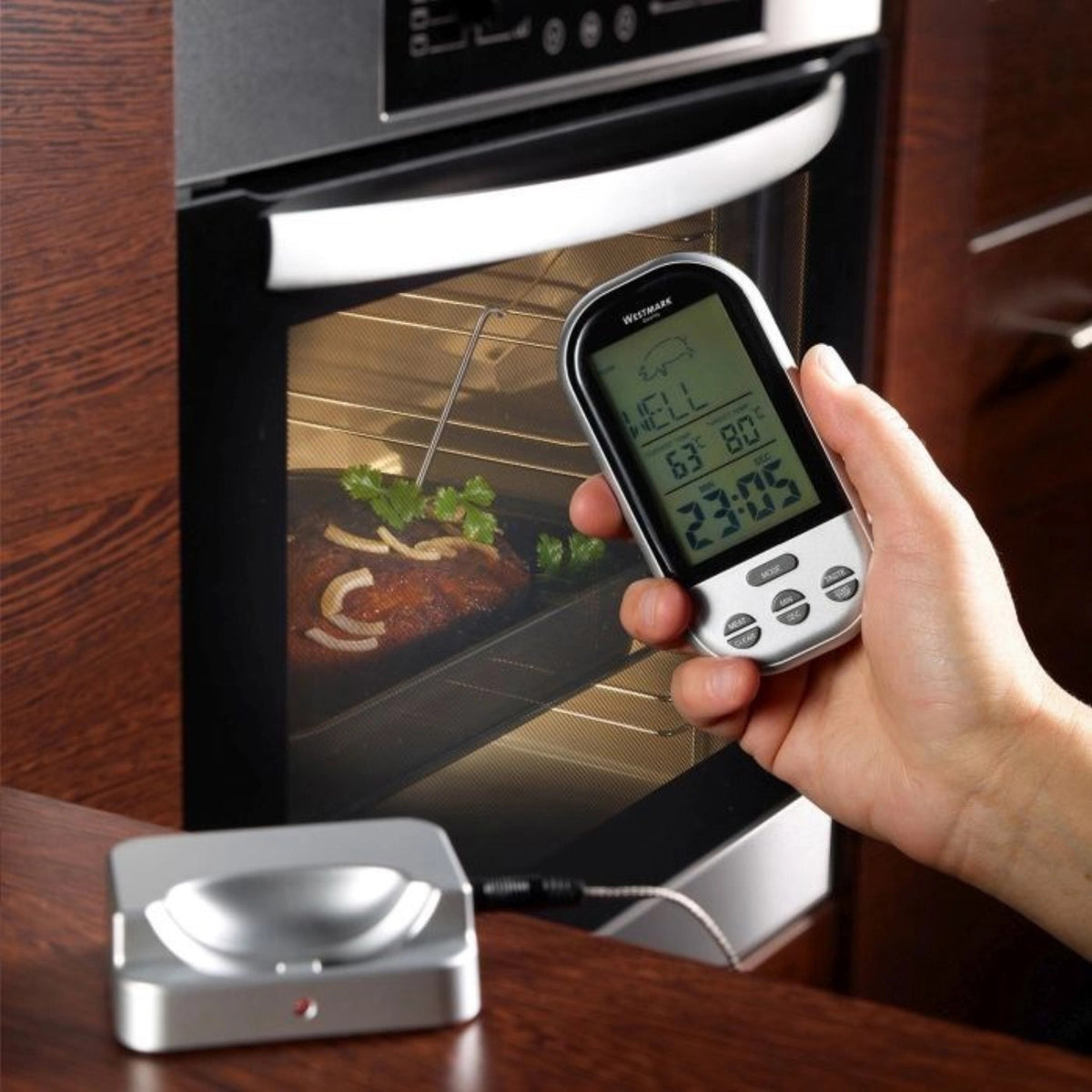 digitales Funk-Bratenthermometer in Silber präsentiert im Onlineshop von KAQTU Design AG. Küchenhelfer ist von Westmark