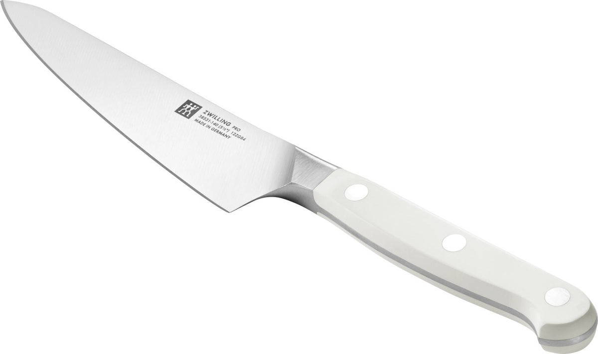 Pro le blanc Kochmesser compact 140mm in Weiss präsentiert im Onlineshop von KAQTU Design AG. Küchenmesser ist von Zwilling Kitchen