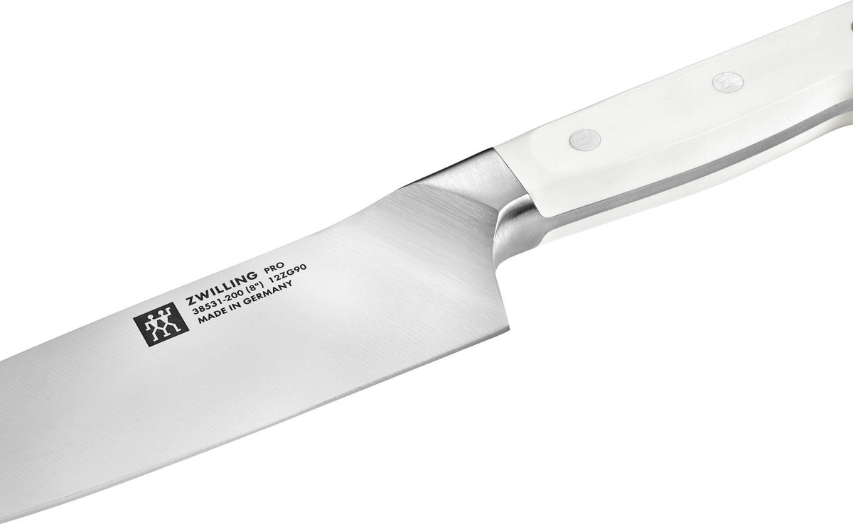 Pro le blanc Kochmesser 200mm in Weiss präsentiert im Onlineshop von KAQTU Design AG. Küchenmesser ist von Zwilling Kitchen