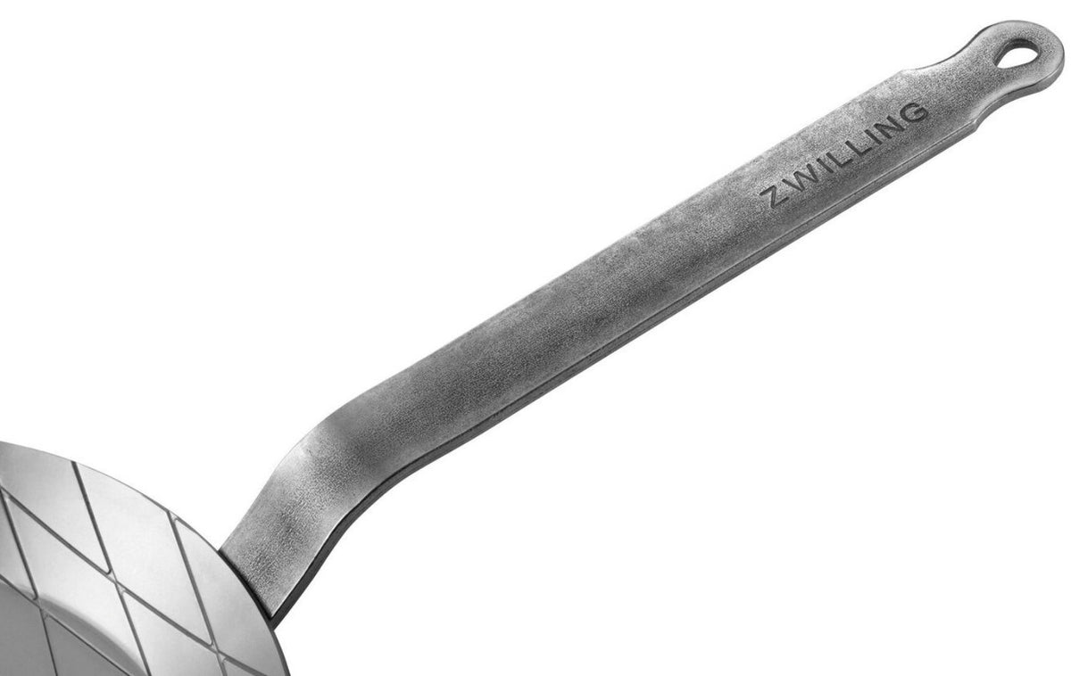 Forge Bratpfanne 24cm in Silber präsentiert im Onlineshop von KAQTU Design AG. Bratpfanne ist von Zwilling Kitchen