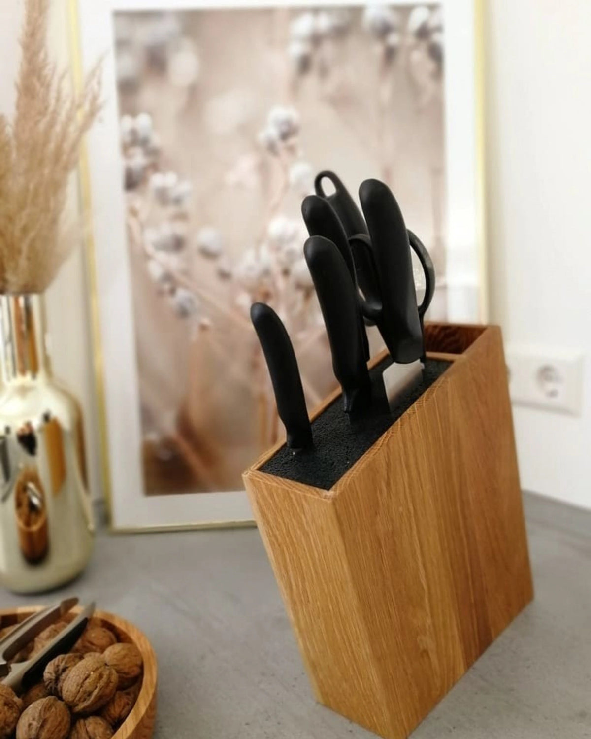Gummibaum, Messerblo. m.flex. Einsatz/Behälter,27x22x8,5cm in Braun präsentiert im Onlineshop von KAQTU Design AG. Küchenhelfer ist von Continenta