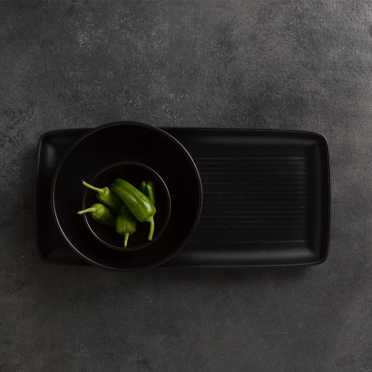 Evo Jet Tablett Rechteckig 36x17.1cm in Schwarz präsentiert im Onlineshop von KAQTU Design AG. Tablett ist von Churchill