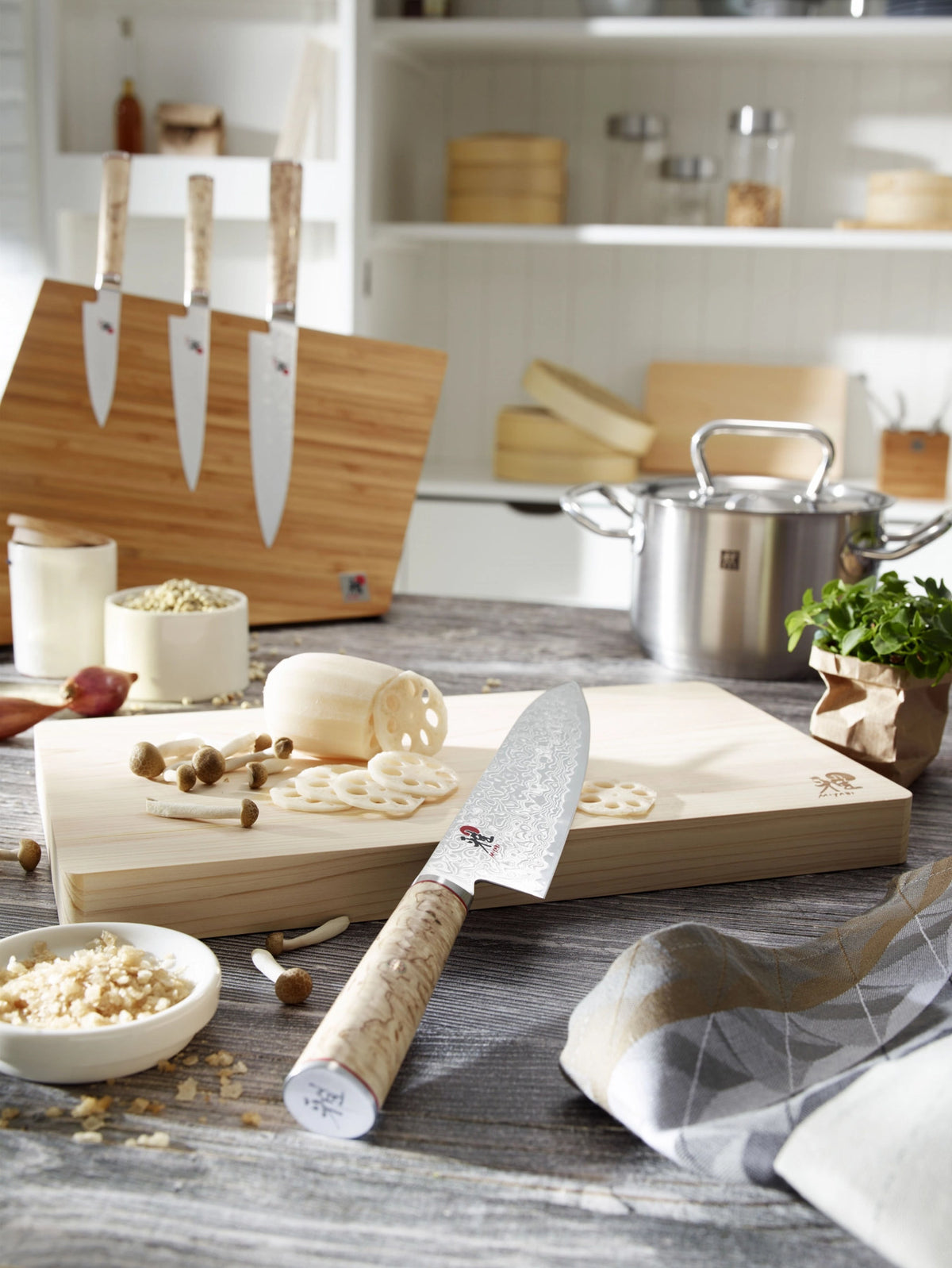 MIYABI 5000MCD SHOTOH, 90mm in Braun präsentiert im Onlineshop von KAQTU Design AG. Damastmesser ist von Miyabi