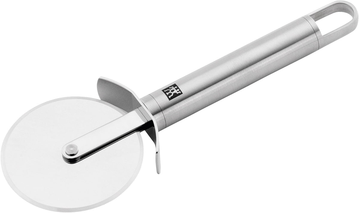Zwilling Pro Pizzaschneider, 20.1cm in Silber präsentiert im Onlineshop von KAQTU Design AG. Pizza ist von Zwilling Kitchen
