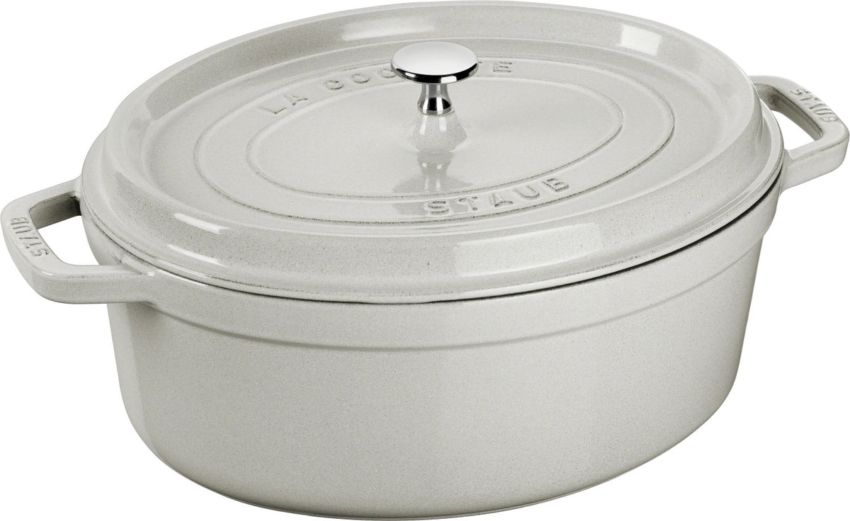 Cocotte oval 2.35l in Weiss präsentiert im Onlineshop von KAQTU Design AG. ist von Staub
