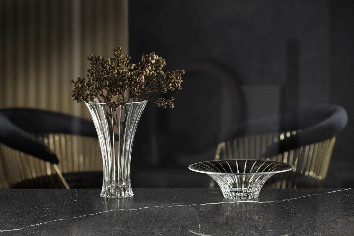 Timeless Vase gross Ø19.7 H33 cm in Transparent präsentiert im Onlineshop von KAQTU Design AG. Vase ist von RCR