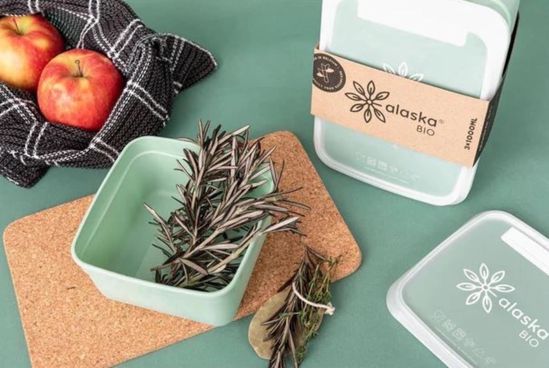 Drei grüne Bio-Gefrierboxen (750ml) von Amuse, ideal für die umweltbewusste Aufbewahrung und Organisation von Lebensmitteln.