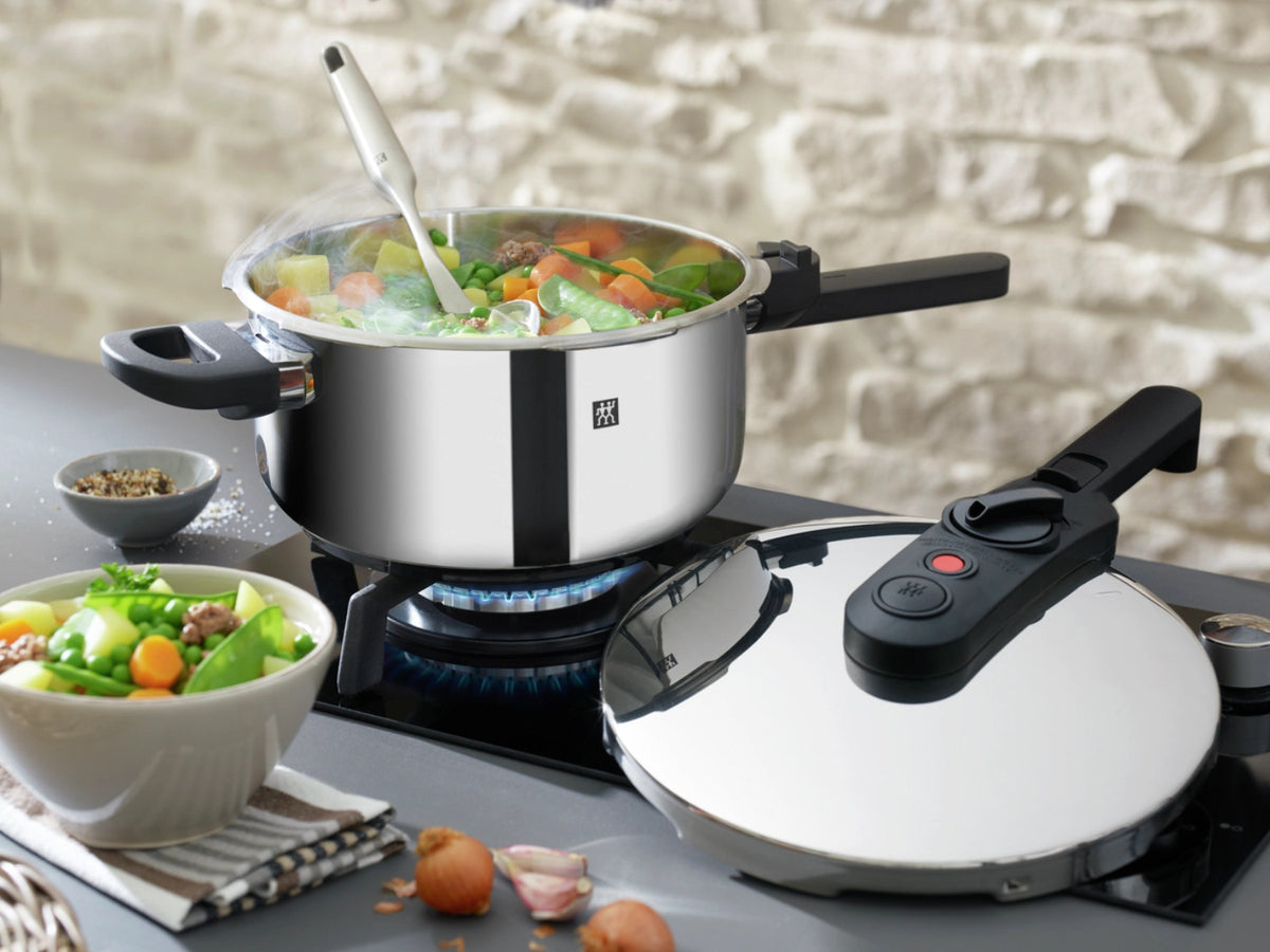Ecoquick II Dampfkochtopf, 6l in Silber präsentiert im Onlineshop von KAQTU Design AG. ist von Zwilling Kitchen