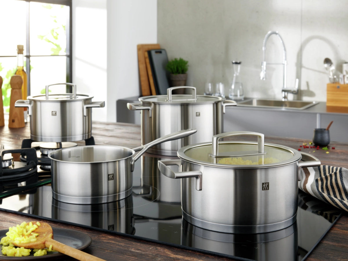 Zwilling Vitality Kochgeschirr-Set 5tlg. in Silber präsentiert im Onlineshop von KAQTU Design AG. ist von Zwilling Kitchen