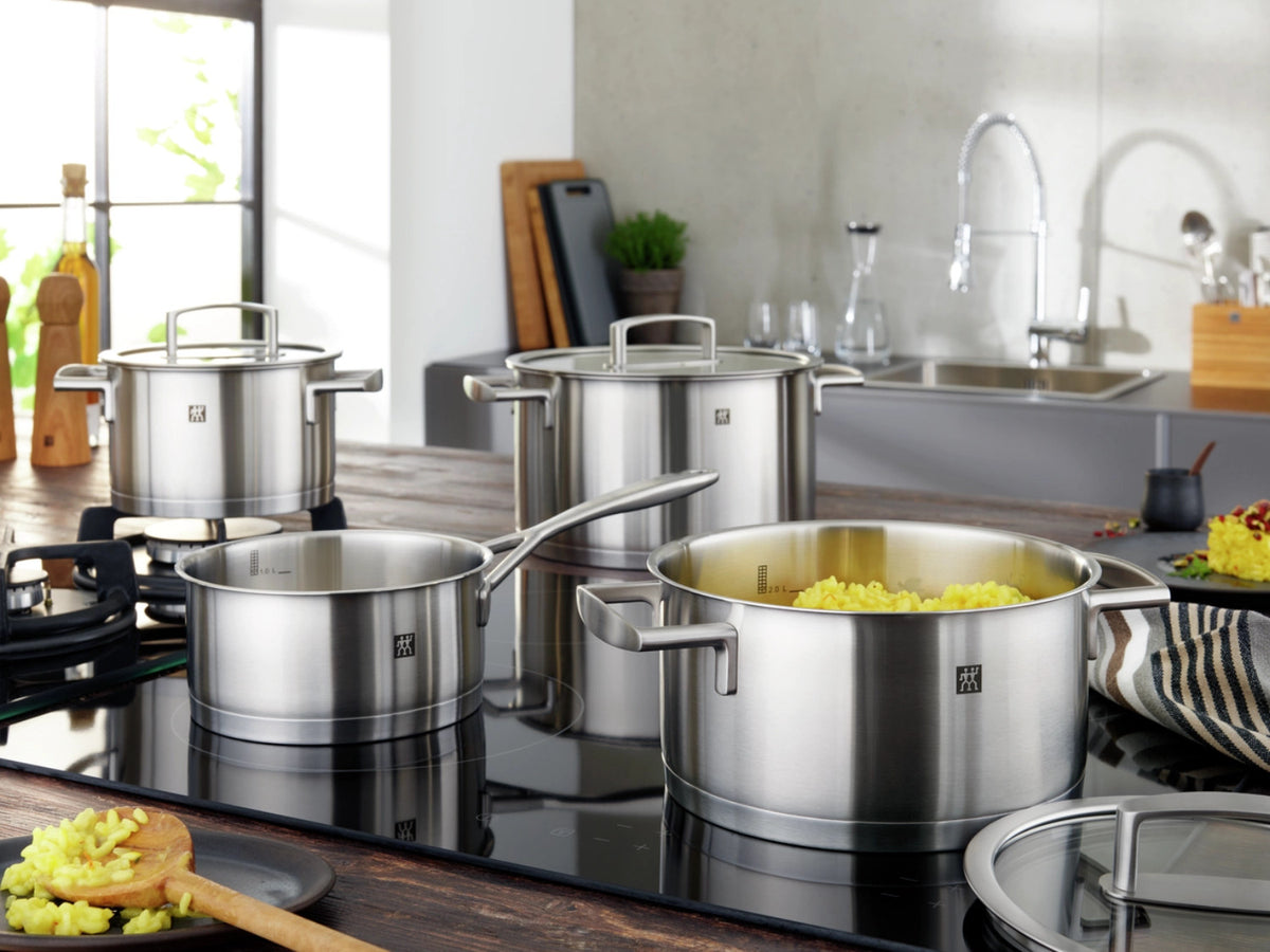 Zwilling Vitality Kochgeschirr-Set 5tlg. in Silber präsentiert im Onlineshop von KAQTU Design AG. ist von Zwilling Kitchen