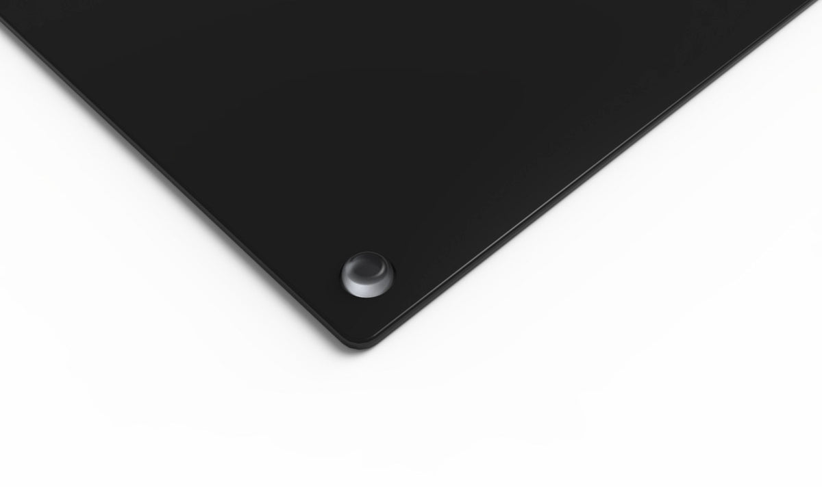 Pebbly Glaskeramik Abdeckung, schwarz, 57x50cm in Schwarz präsentiert im Onlineshop von KAQTU Design AG. Küchenhelfer ist von Pebbly