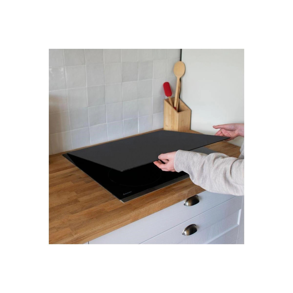 Pebbly Glaskeramik Abdeckung, schwarz, 57x50cm in Schwarz präsentiert im Onlineshop von KAQTU Design AG. Küchenhelfer ist von Pebbly