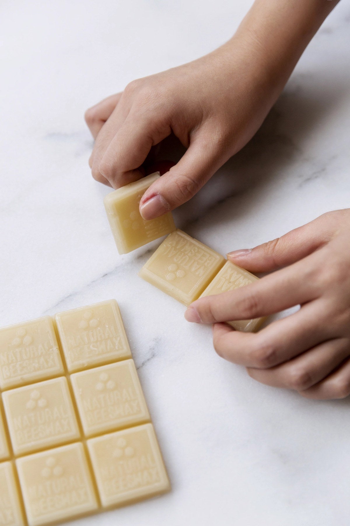 Bienenwachs - Nachwachsset (do it yourself) in Beige präsentiert im Onlineshop von KAQTU Design AG. Küchenhelfer ist von Nuts Innovations