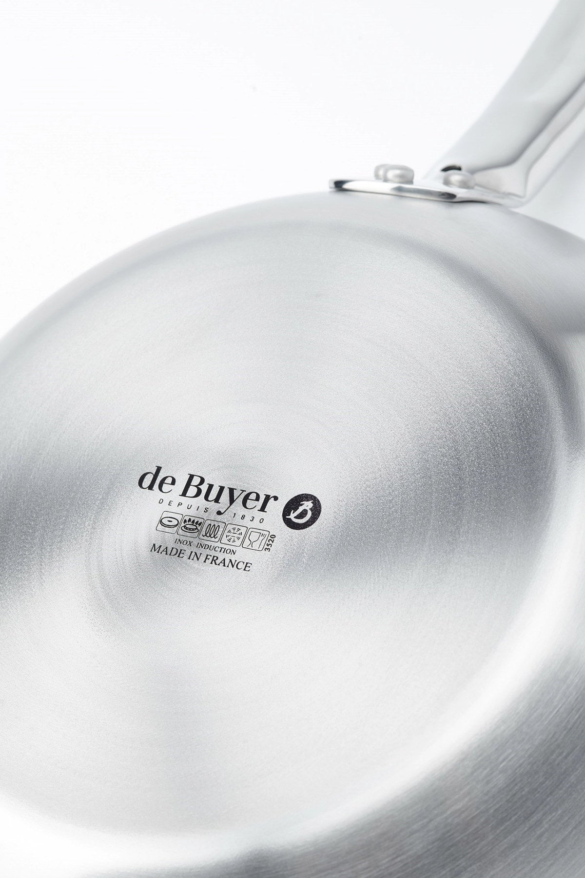 Bratpfanne ALCHIMY 28 CM in Silber präsentiert im Onlineshop von KAQTU Design AG. Bratpfanne ist von de Buyer