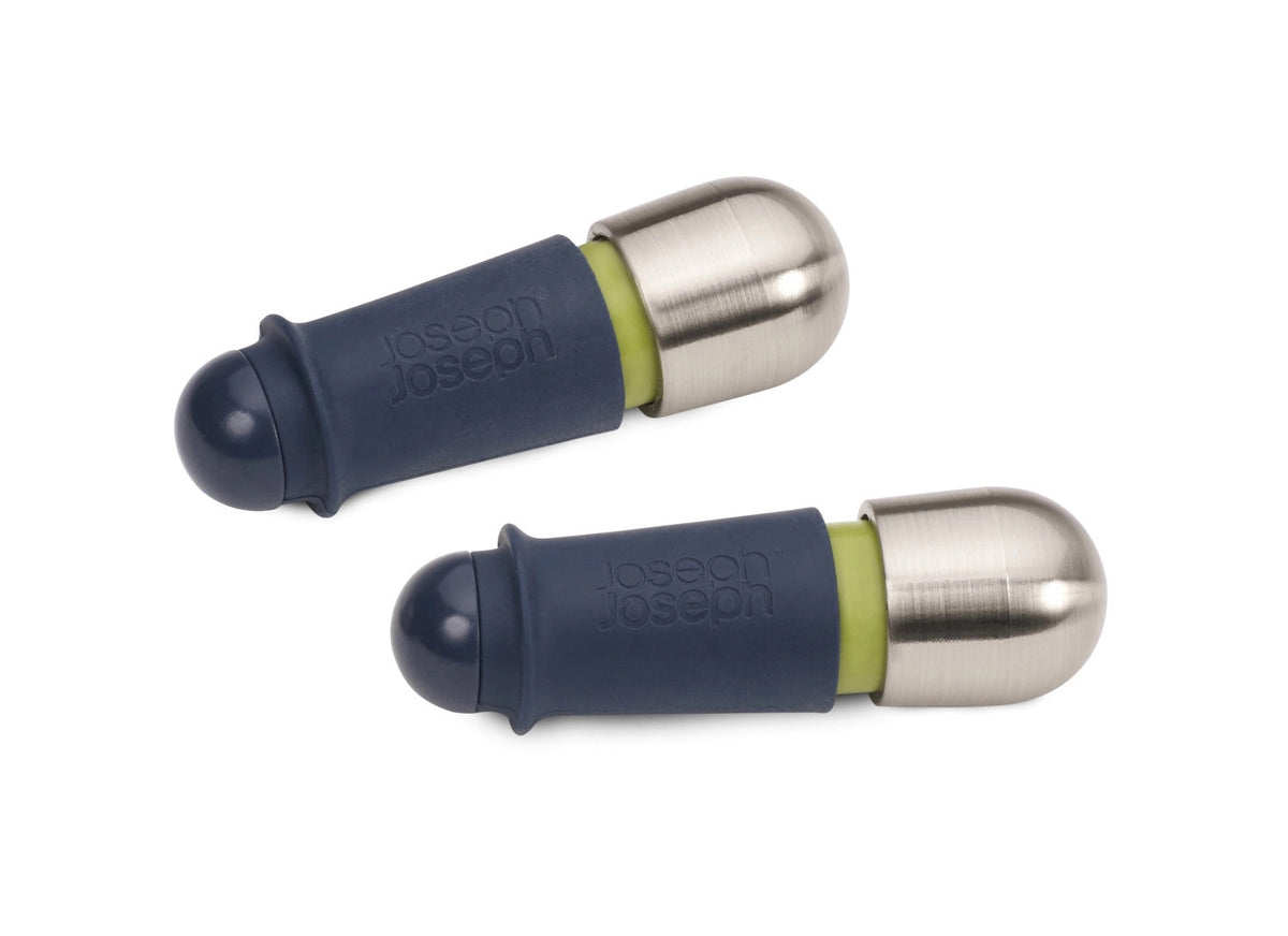 BarWise Weinstopper, 7.7x2.4x2.4 cm in Silber präsentiert im Onlineshop von KAQTU Design AG. Barzubehör ist von Joseph Joseph