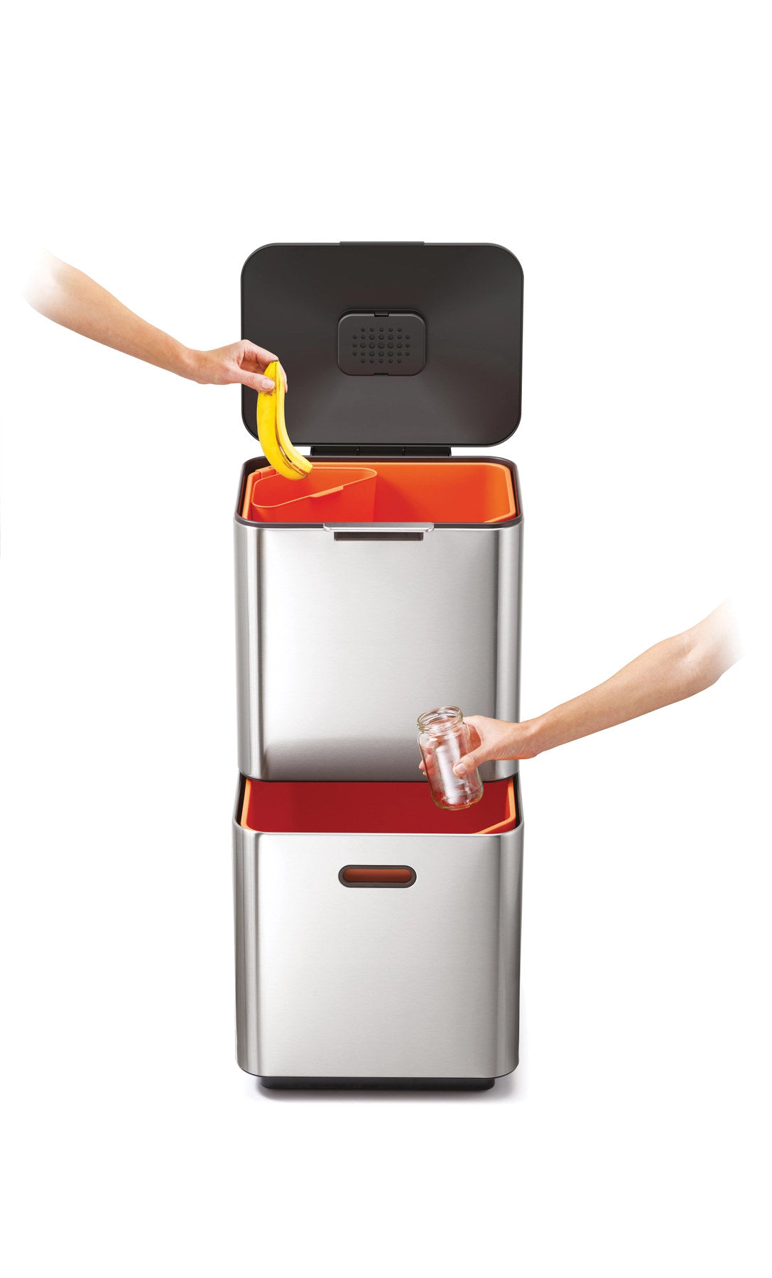 Totem Max 60L, edelstahl in Silber präsentiert im Onlineshop von KAQTU Design AG. Mülleimer ist von Joseph Joseph