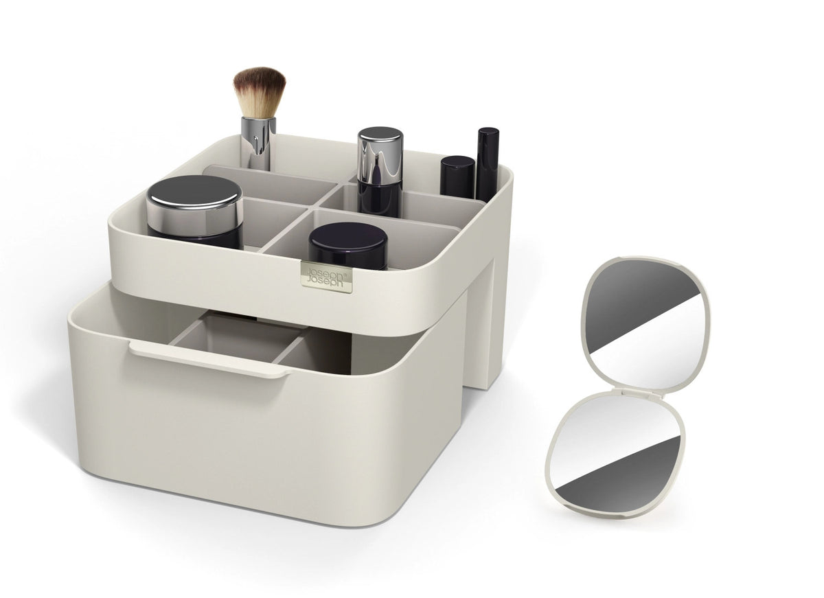 Geschenkset Make Me Up in Beige präsentiert im Onlineshop von KAQTU Design AG. Badzubehör ist von Joseph Joseph