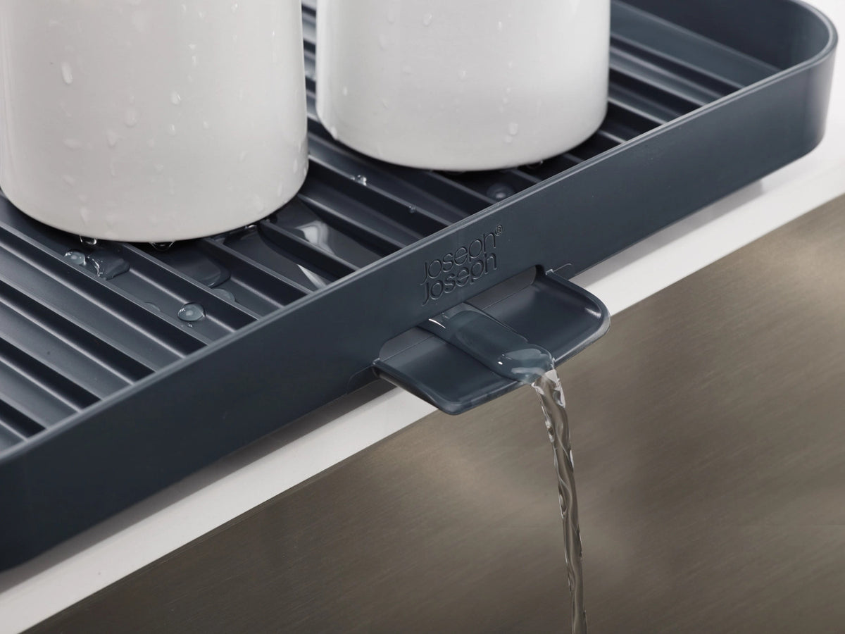 Y-Rack Geschirrabtropfständer m. Gitter, grau in Silber präsentiert im Onlineshop von KAQTU Design AG. Abwasch ist von Joseph Joseph