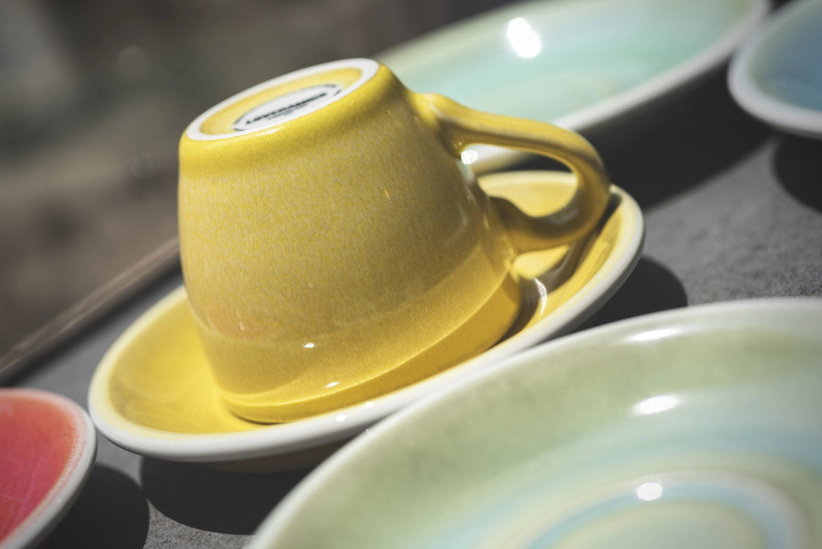 Egg Untertassen für Espresso bis Café Latte in Butterblume präsentiert im Onlineshop von KAQTU Design AG. Untertassen ist von Loveramics
