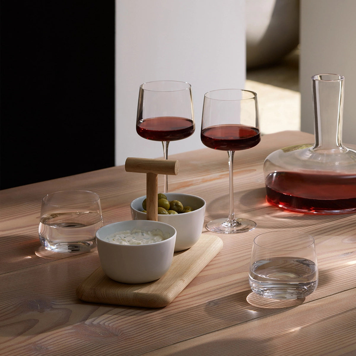 4er Set Metropolitan Wein Glas 400ml klar in Transparent präsentiert im Onlineshop von KAQTU Design AG. Wein- & Sektglas ist von LSA