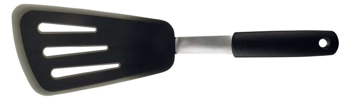 Flexibler Silikon-Pfannenwender 34 cm in Schwarz präsentiert im Onlineshop von KAQTU Design AG. Pfannenwender ist von OXO