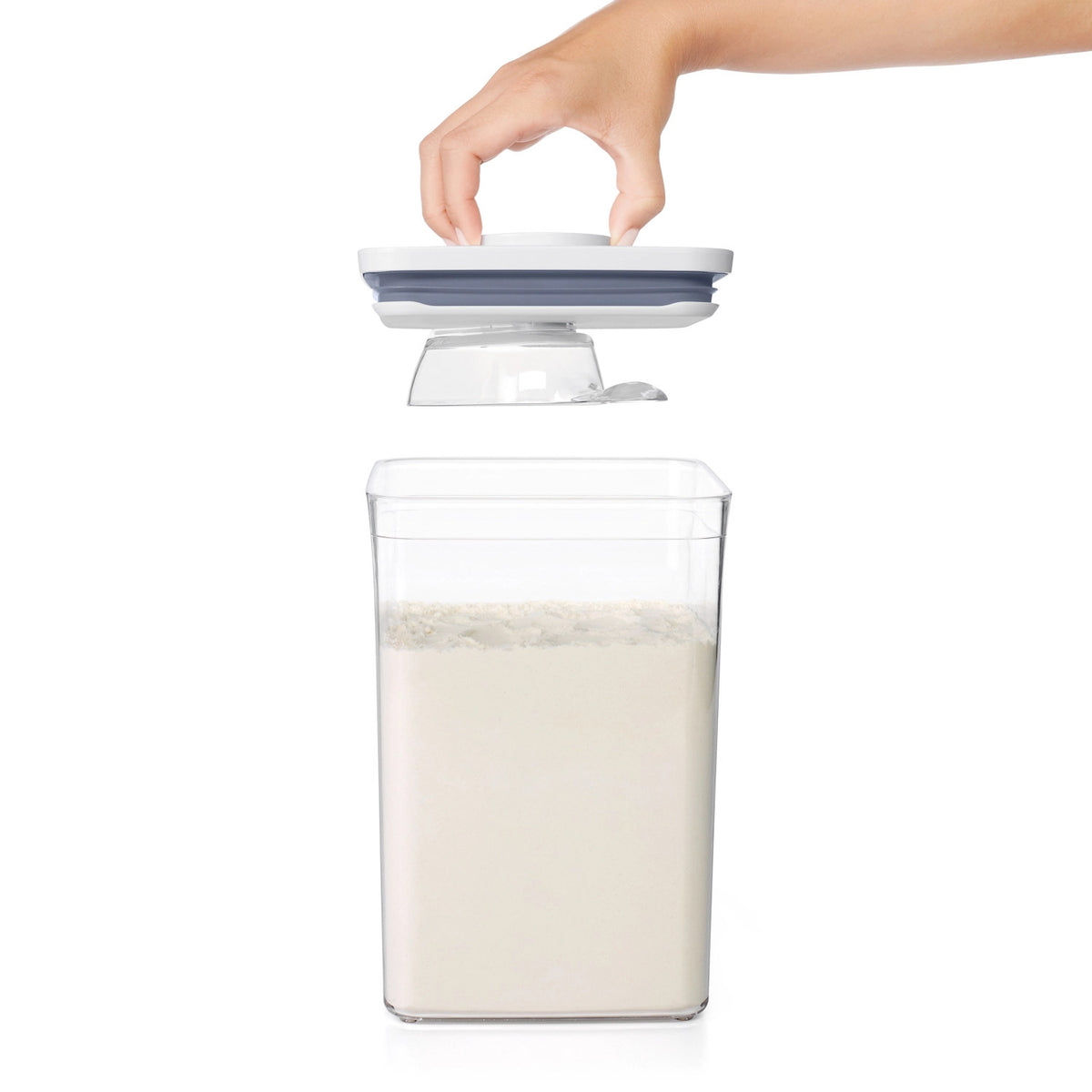 Good Grips POP 2.0 Portionier-Löffel gross in Transparent präsentiert im Onlineshop von KAQTU Design AG. Aufbewahrungsdose ist von OXO