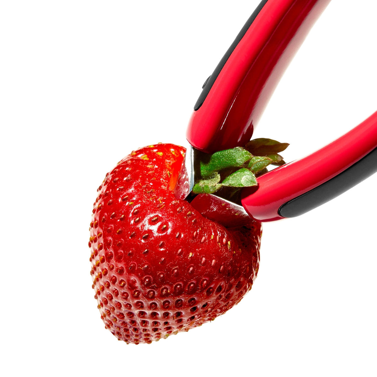 Good Grips Erdbeerstrunkentferner in Rot präsentiert im Onlineshop von KAQTU Design AG. Küchenhelfer ist von OXO
