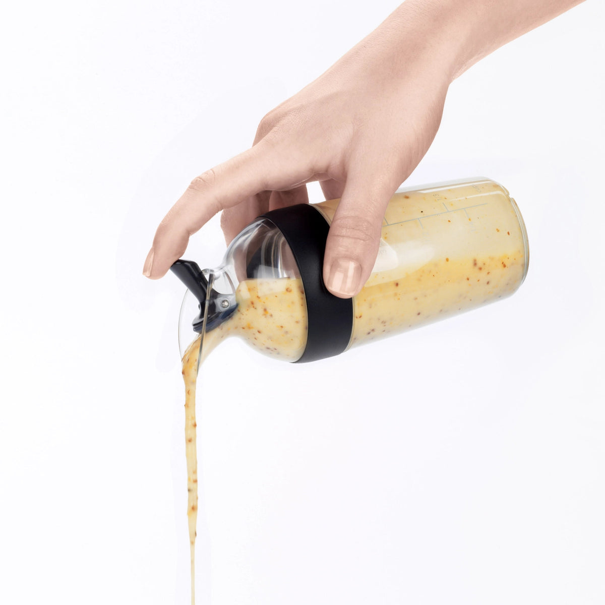 Salatdressing Shaker klein 240ml, schwarz in Schwarz präsentiert im Onlineshop von KAQTU Design AG. Salatzubehör ist von OXO