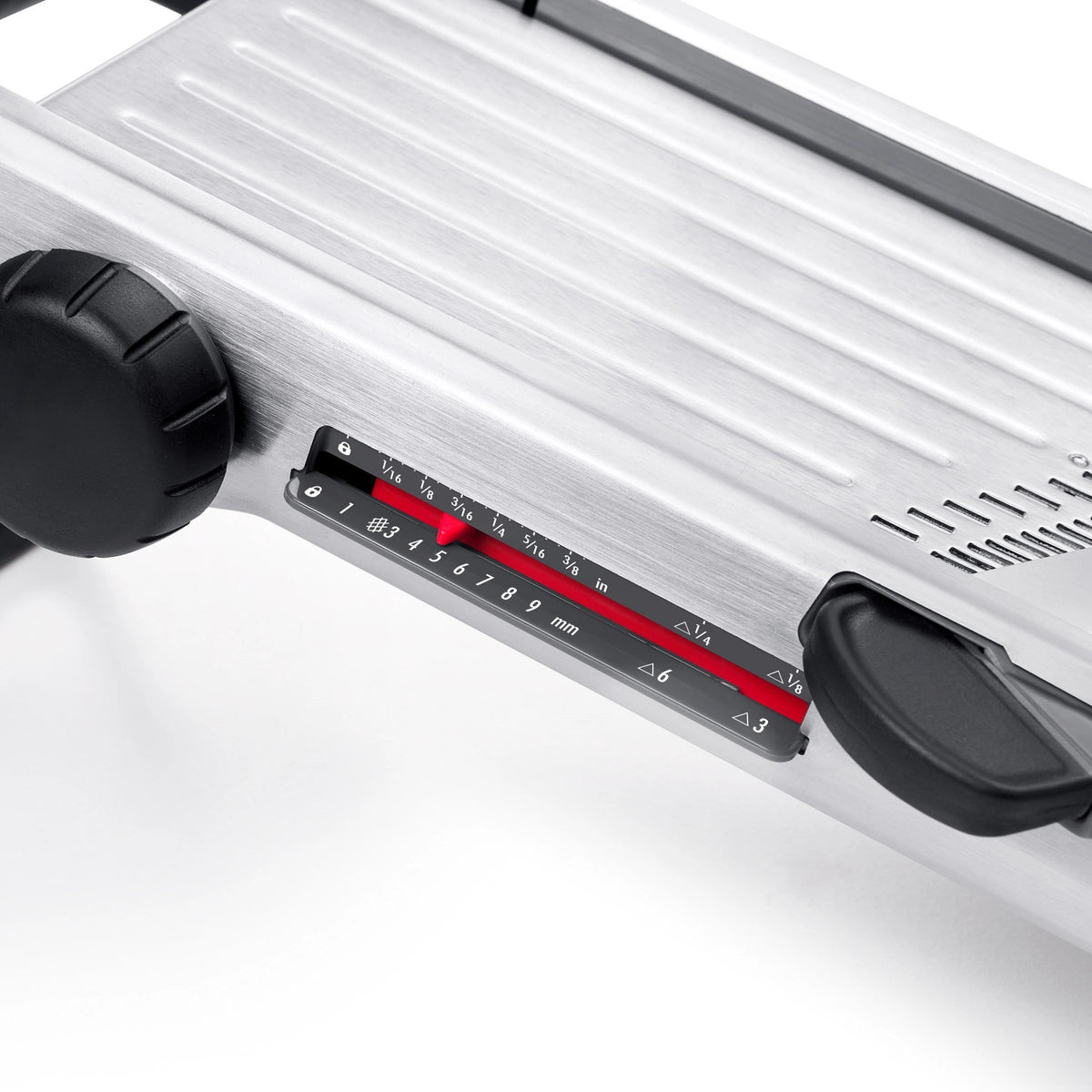 OXO Chef Mandoline 2.0, 44x17cm in Weiss präsentiert im Onlineshop von KAQTU Design AG. Küchenhelfer ist von OXO