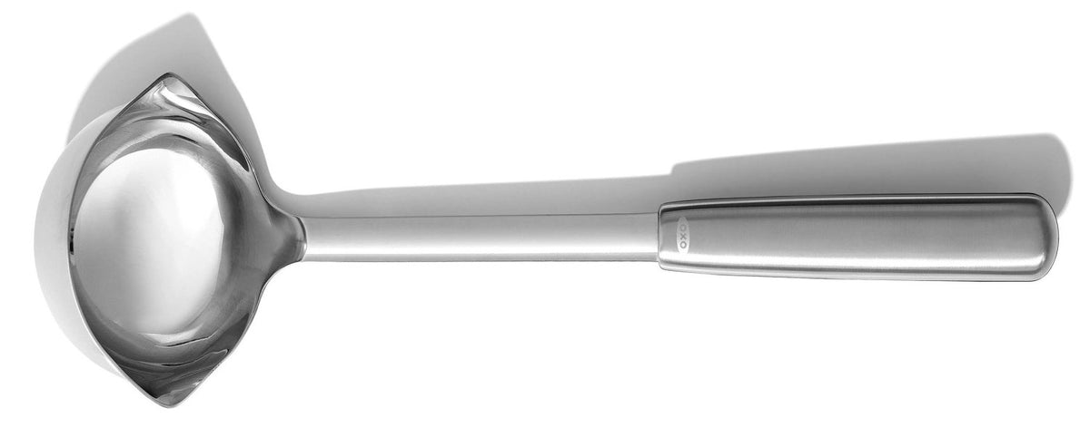 Good Grips Steel Kelle, 33cm in Silber präsentiert im Onlineshop von KAQTU Design AG. Kochbesteck ist von OXO