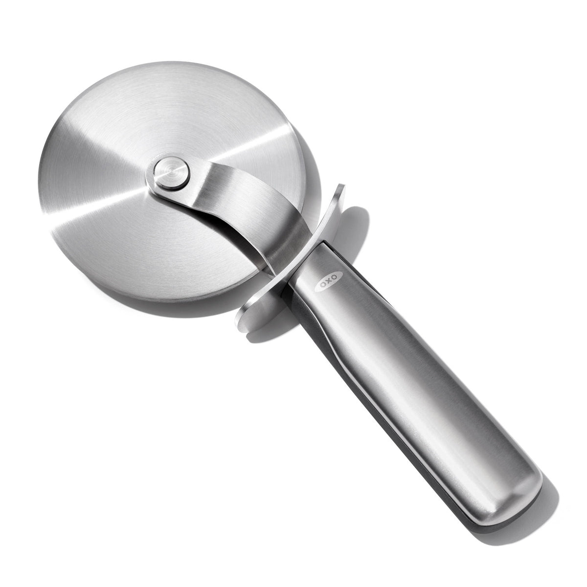 Good Grips Steel Pizzarad, 23cm D10.5cm in Silber präsentiert im Onlineshop von KAQTU Design AG. Pizza ist von OXO