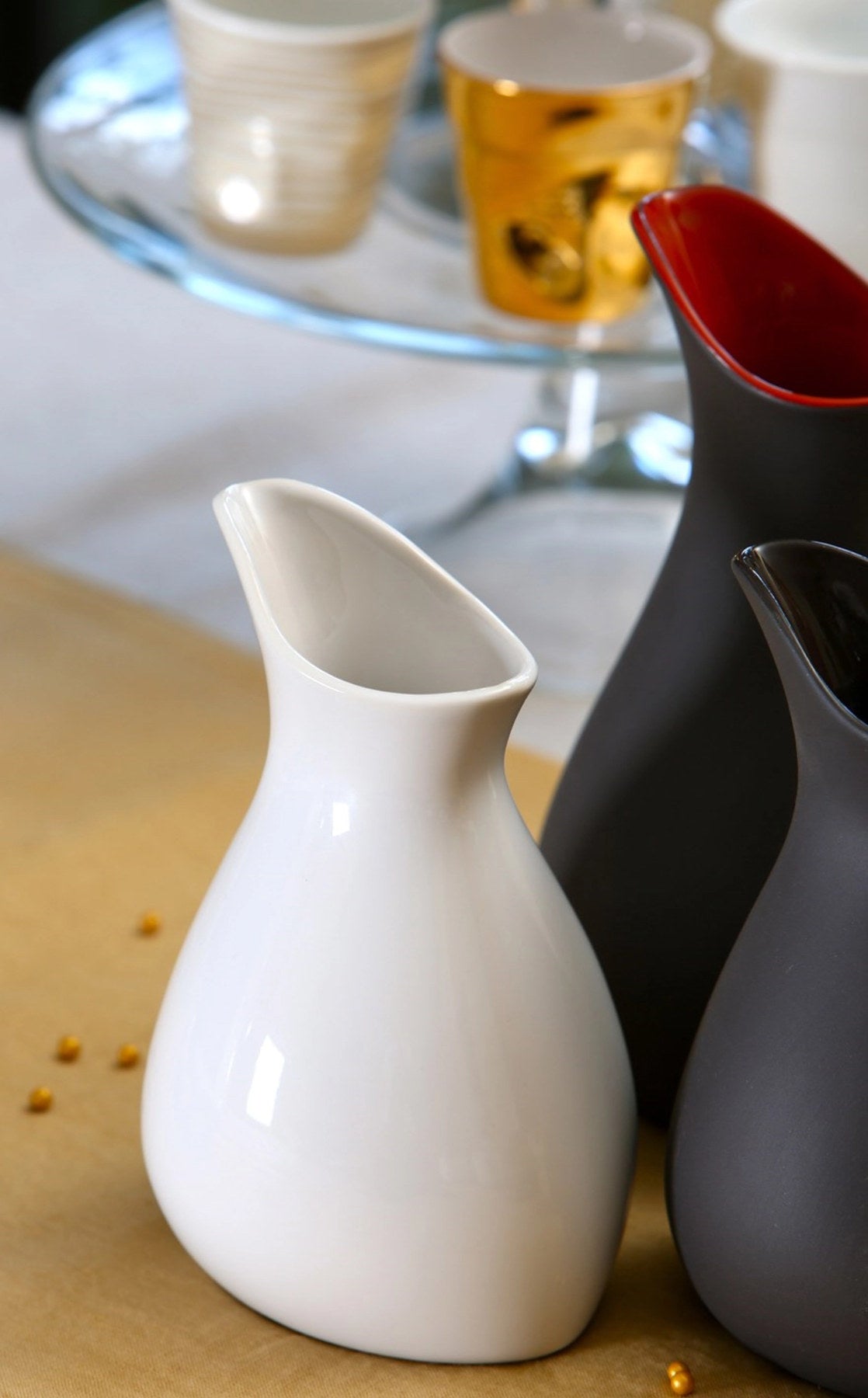 Milchkrug, 50cl, weiss in Weiss präsentiert im Onlineshop von KAQTU Design AG. Kanne ist von Revol