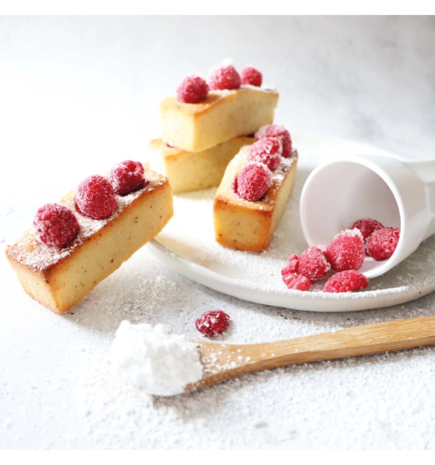 Silikonbackform für 12 Mini Cakes von Scrap Cooking, ideal für kreative Backprojekte und perfekte Mini-Leckereien.
