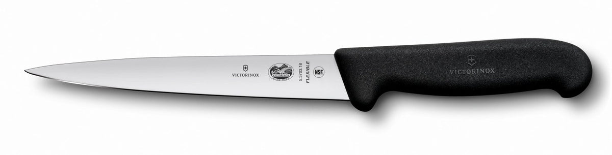 Foto eines schwarzen Victorinox Fibrox Filetiermessers mit 16cm Klinge und ergonomischem Griff, freigestellt auf weissem Hintergrund.