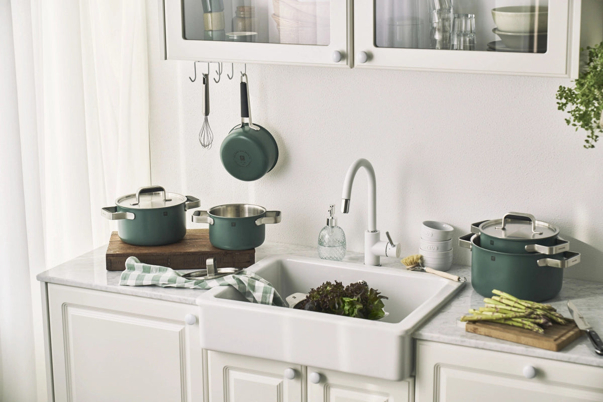 3tlg. Pure Kochgeschirrset Grün in Grün präsentiert im Onlineshop von KAQTU Design AG. ist von Zwilling