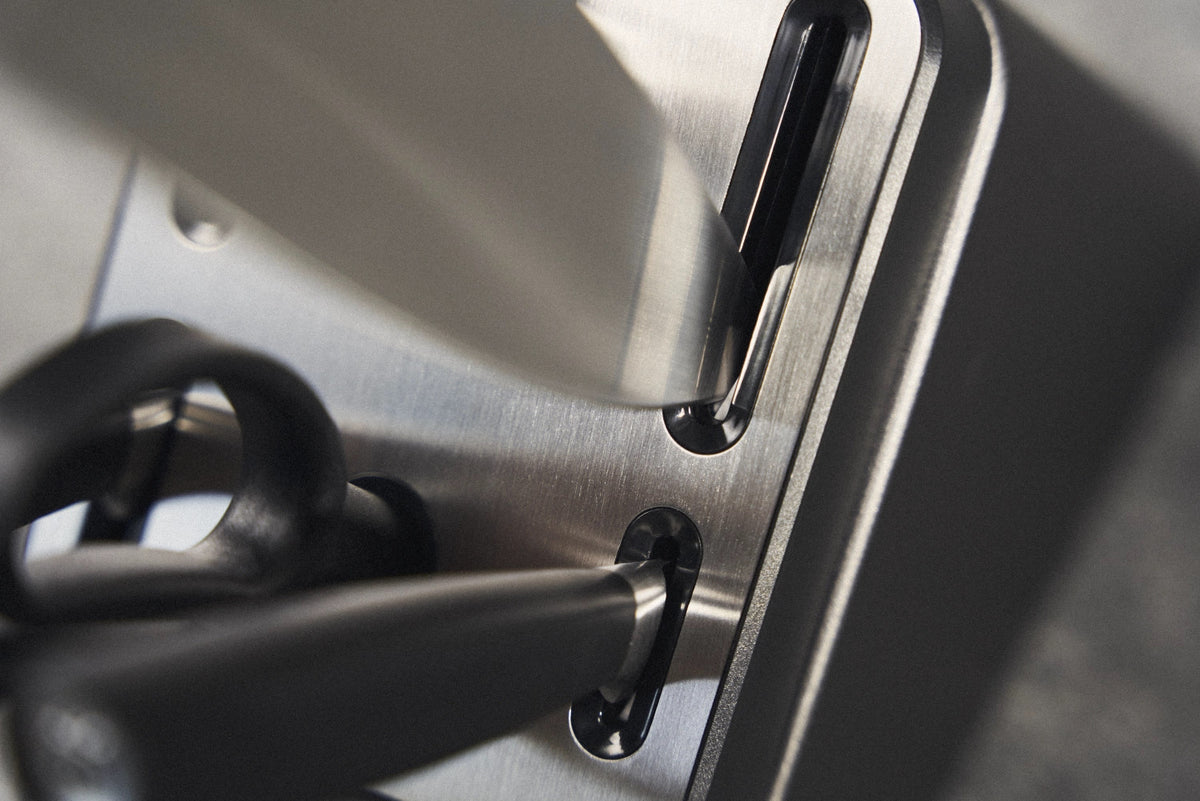 7tlg. All Star Selbstschärfender Messerblock silber in Grau präsentiert im Onlineshop von KAQTU Design AG. Messerblock ist von Zwilling