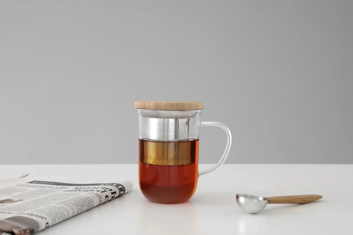 Minima Balance Teetasse mit Sieb 500ml in Weiss präsentiert im Onlineshop von KAQTU Design AG. Tasse ist von Viva