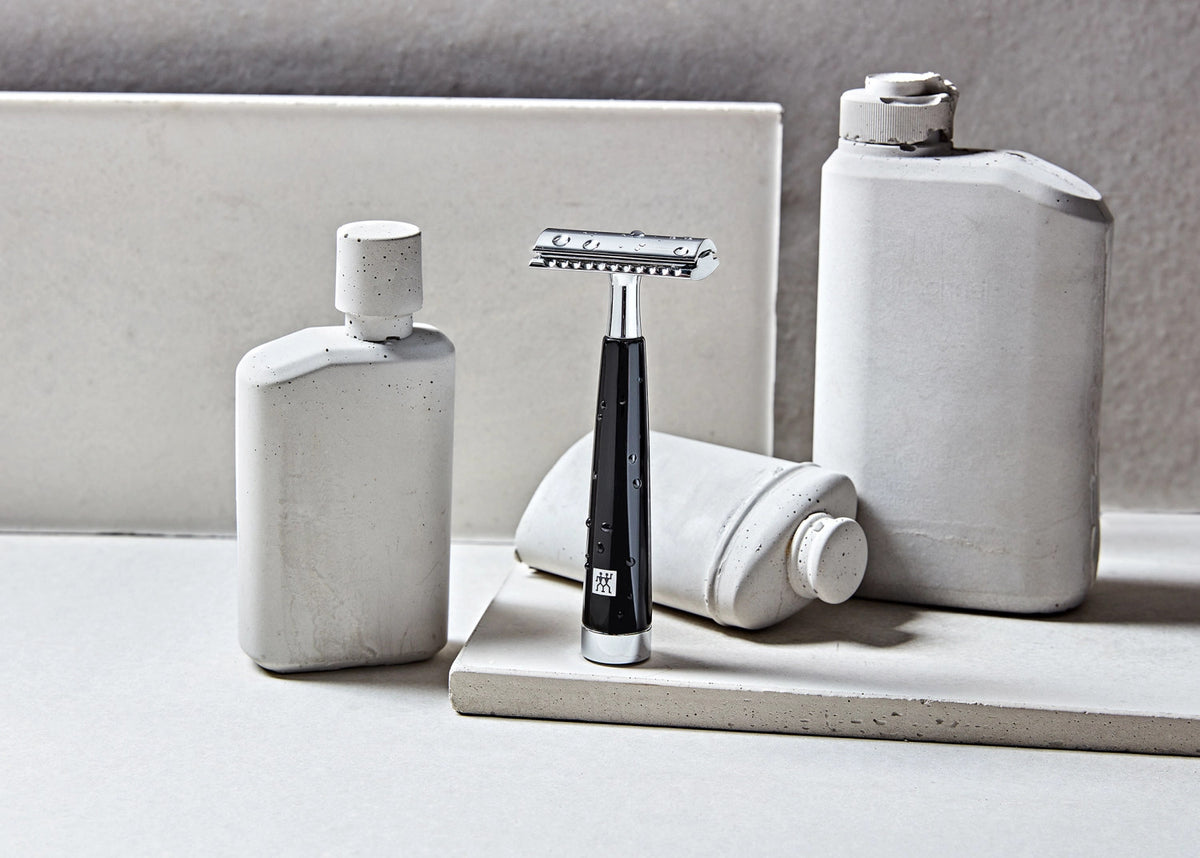 Classic Rasierhobel schwarz in Schwarz präsentiert im Onlineshop von KAQTU Design AG. Körperpflege ist von Zwilling Beauty
