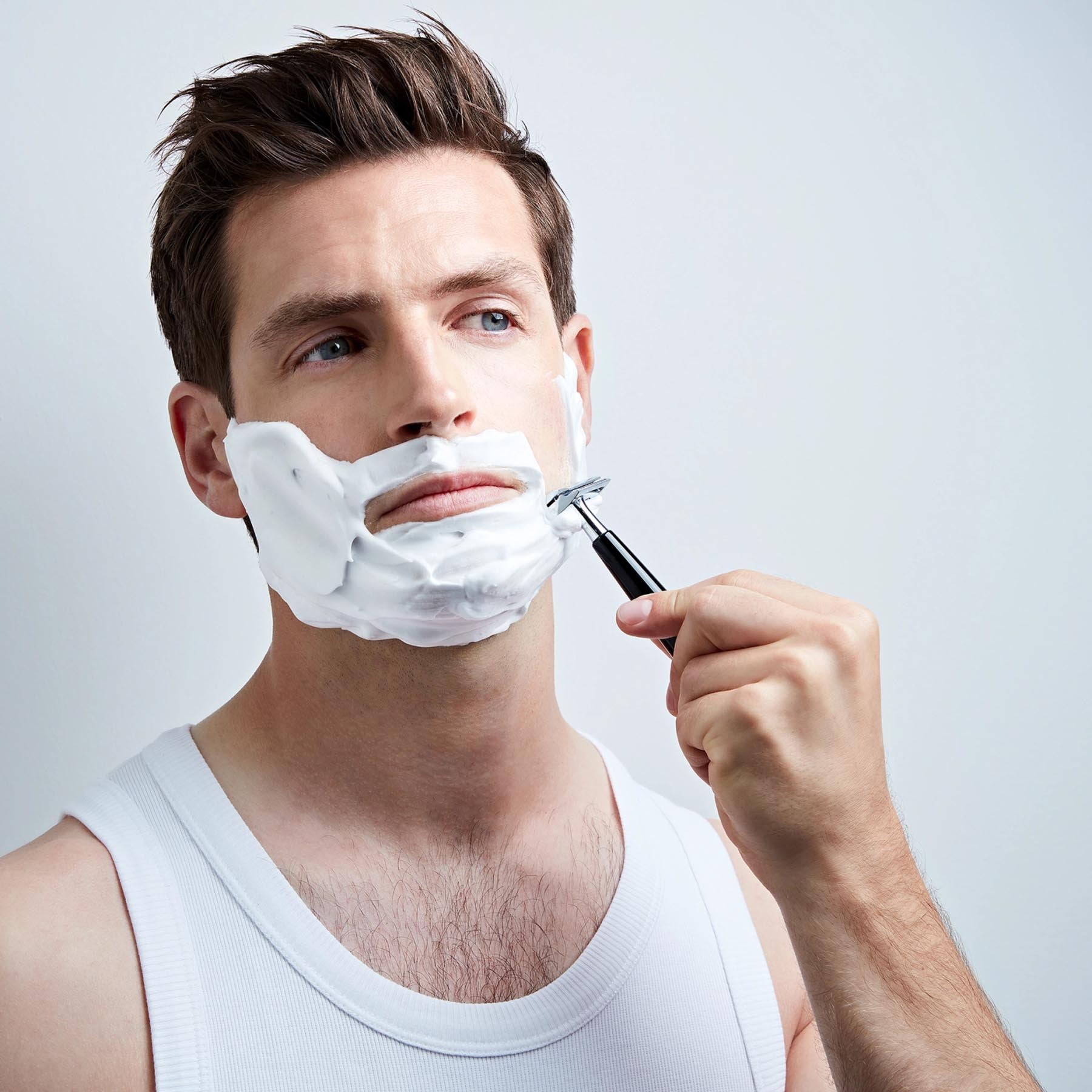 Stilvoller schwarzer Rasierhobel von Zwilling Beauty, designed für eine sanfte und gründliche Rasur. Ein Must-Have für die tägliche Pflege.