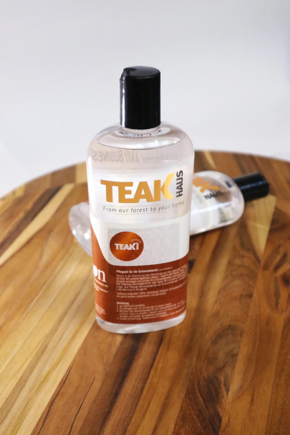 Maintenance Teakholz Pflegeöl 0.235l alte Variante in Transparent präsentiert im Onlineshop von KAQTU Design AG. Haushaltshilfen ist von Teak Haus