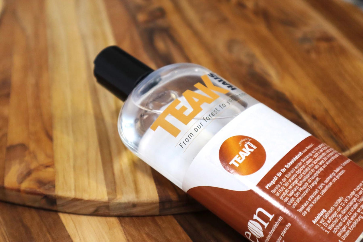 Maintenance Teakholz Pflegeöl 0.235l alte Variante in Transparent präsentiert im Onlineshop von KAQTU Design AG. Haushaltshilfen ist von Teak Haus