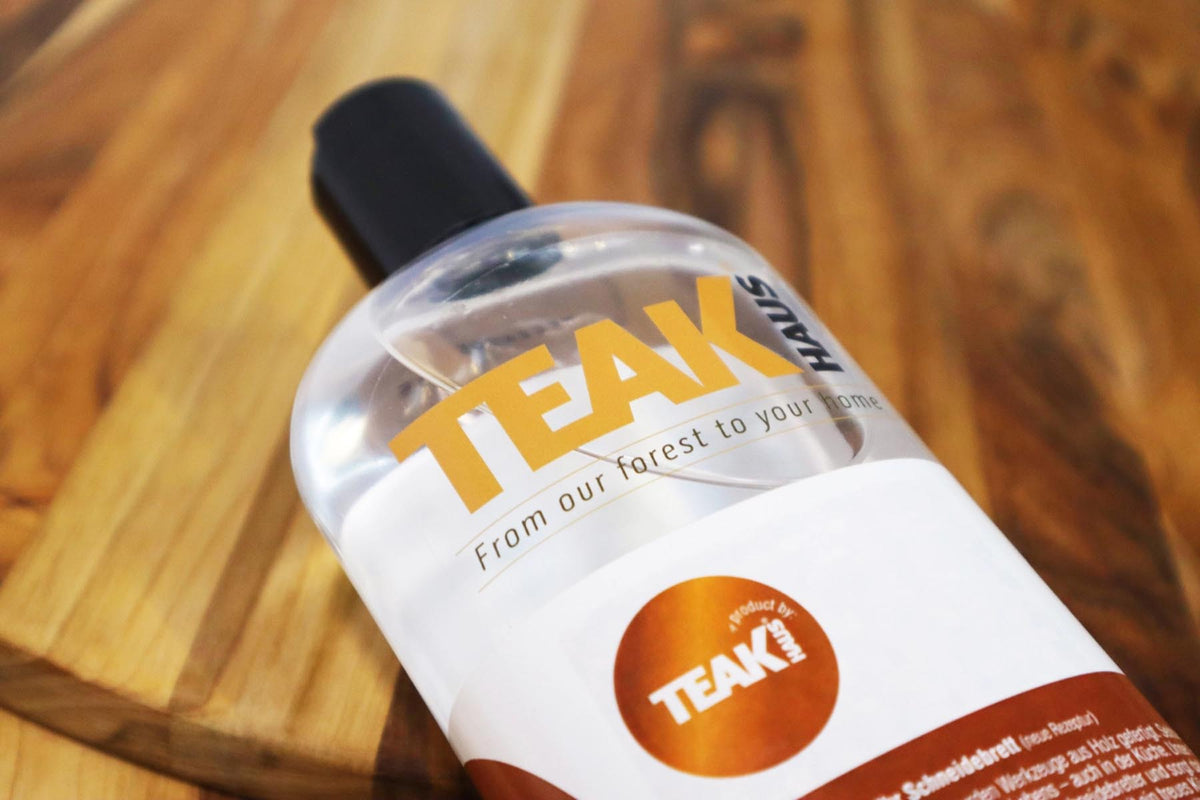 Maintenance Teakholz Pflegeöl 0.235l alte Variante in Transparent präsentiert im Onlineshop von KAQTU Design AG. Haushaltshilfen ist von Teak Haus