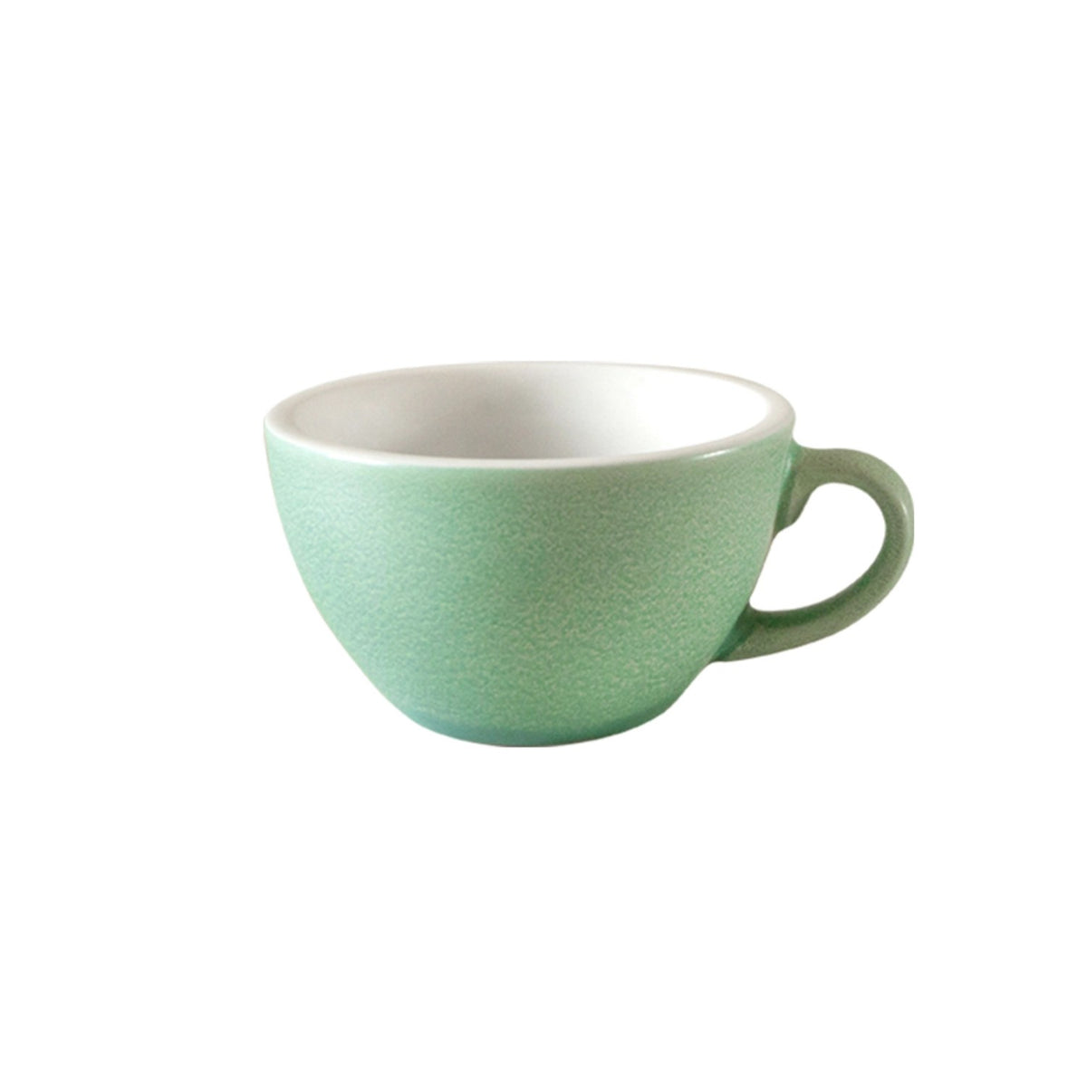 Kaffeetasse Egg 200ml von Loveramics in Blau mit matter Glasur, ovale Form, Masse 11.5 x 9.5 x 5.5 cm, auf hellem Hintergrund.