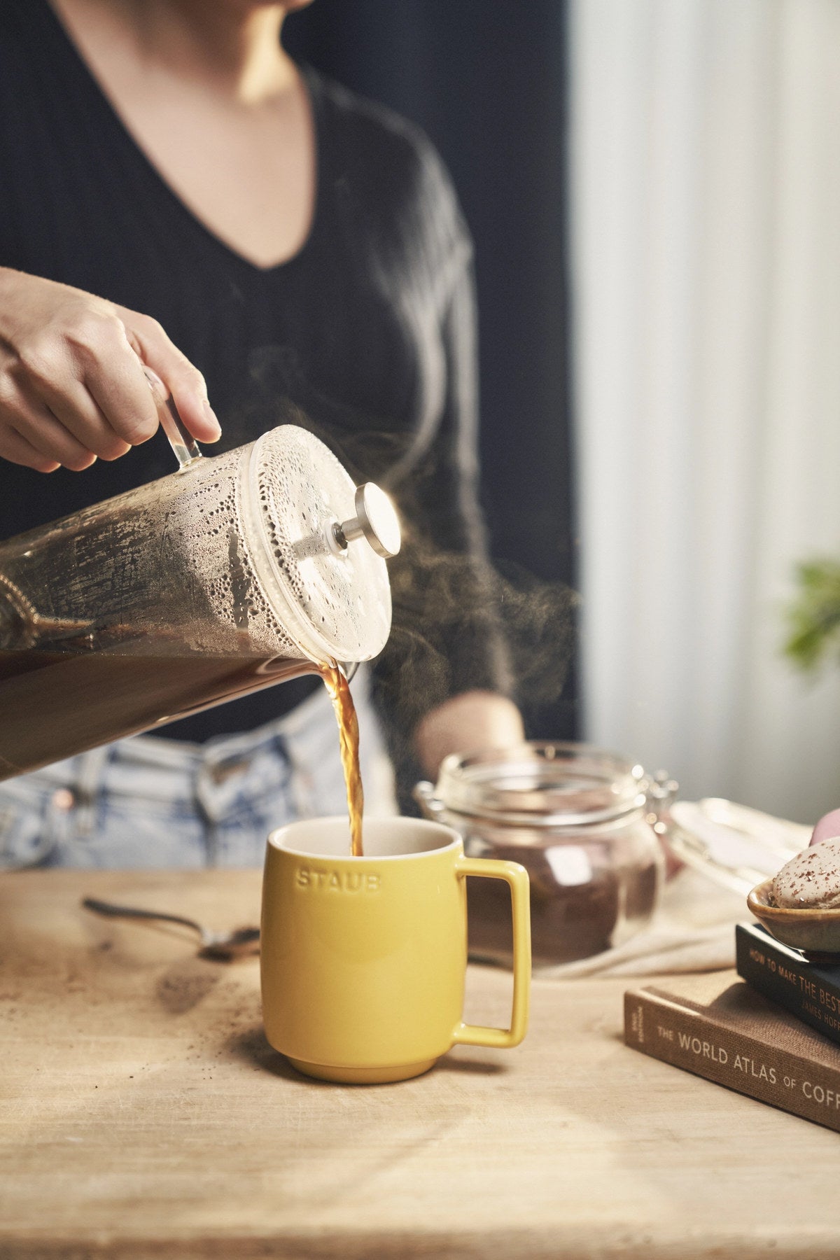 Tasse Citron M 350ml in Gelb präsentiert im Onlineshop von KAQTU Design AG. Espressotassen ist von Staub