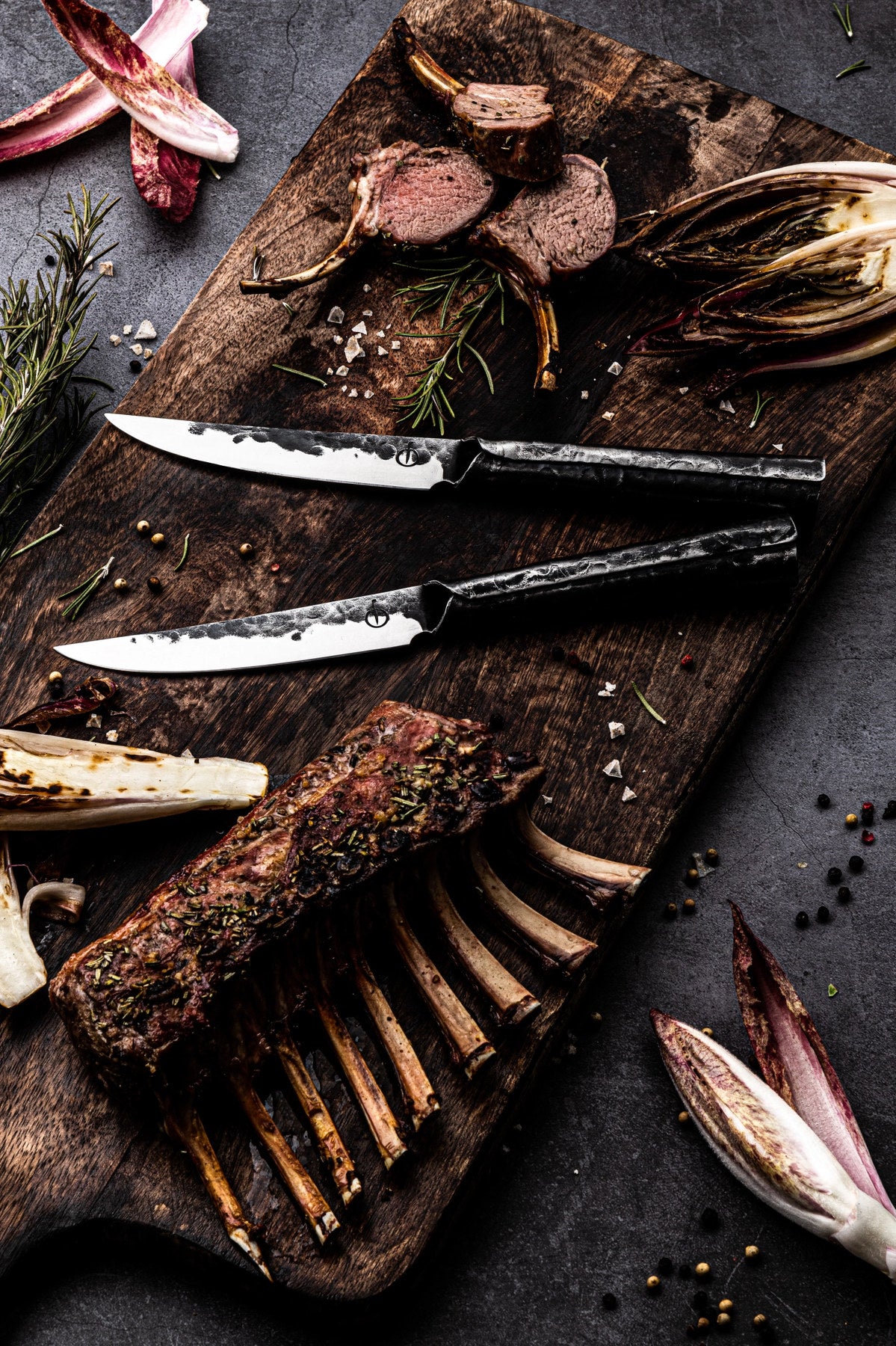 Brute Steakmesser 10cm in Silber präsentiert im Onlineshop von KAQTU Design AG. Küchenmesser ist von Forged