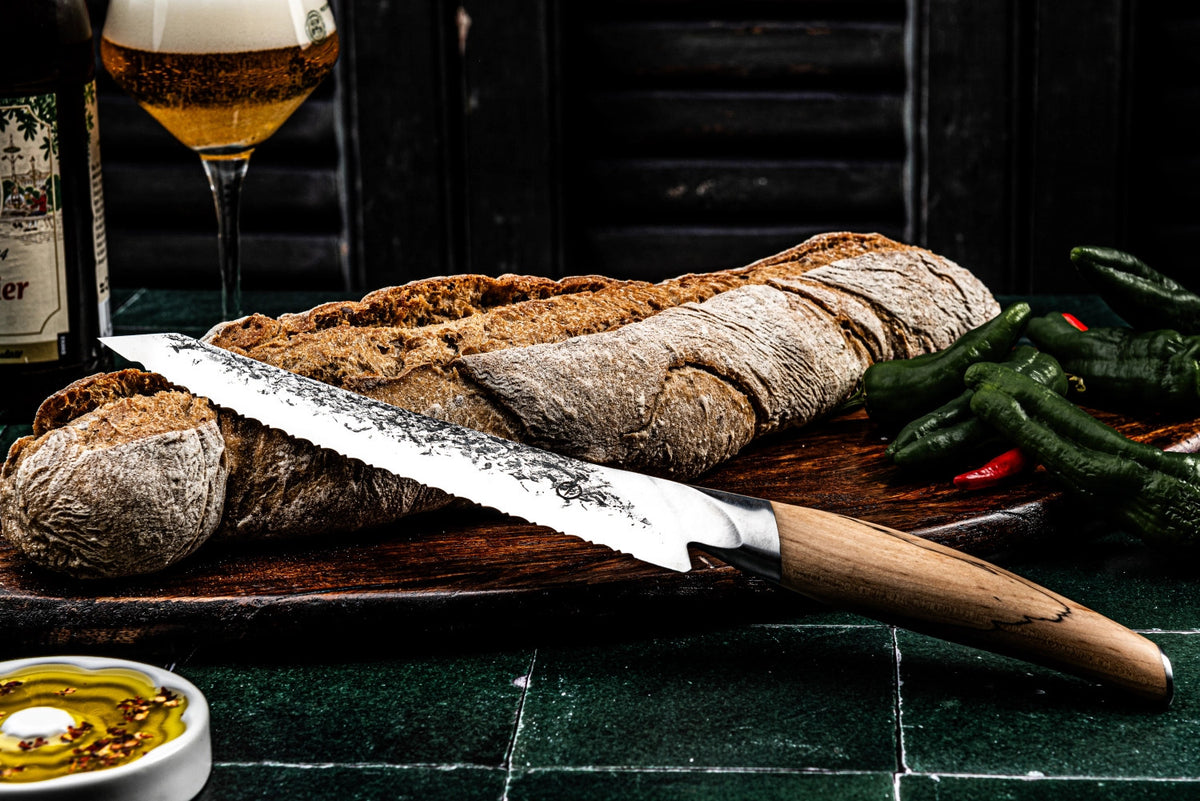 Katai Brotmesser 20cm in Gelb präsentiert im Onlineshop von KAQTU Design AG. Küchenmesser ist von Forged