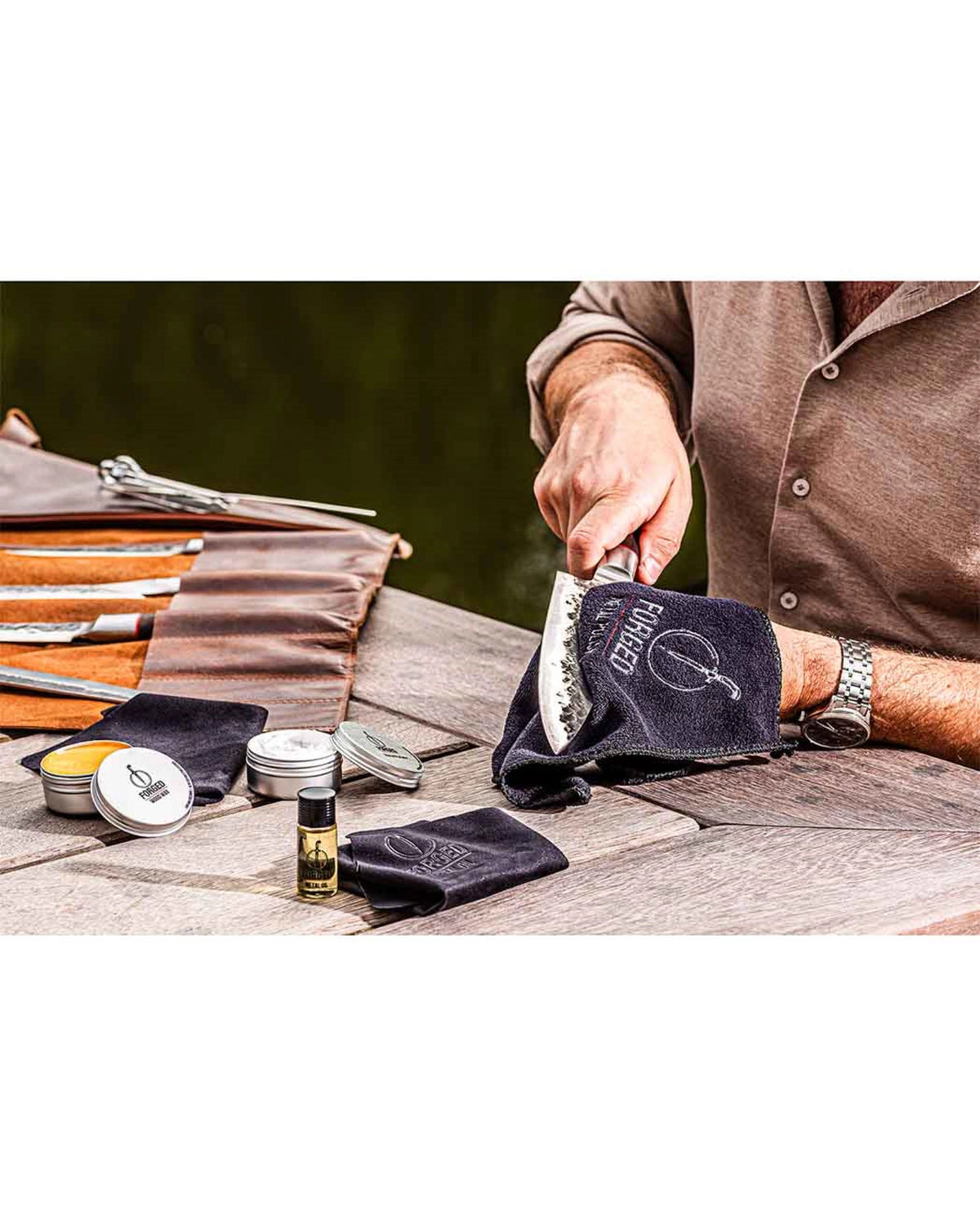 Forged Pflegeset in Mehrfarbig präsentiert im Onlineshop von KAQTU Design AG. Grillzubehör ist von Forged