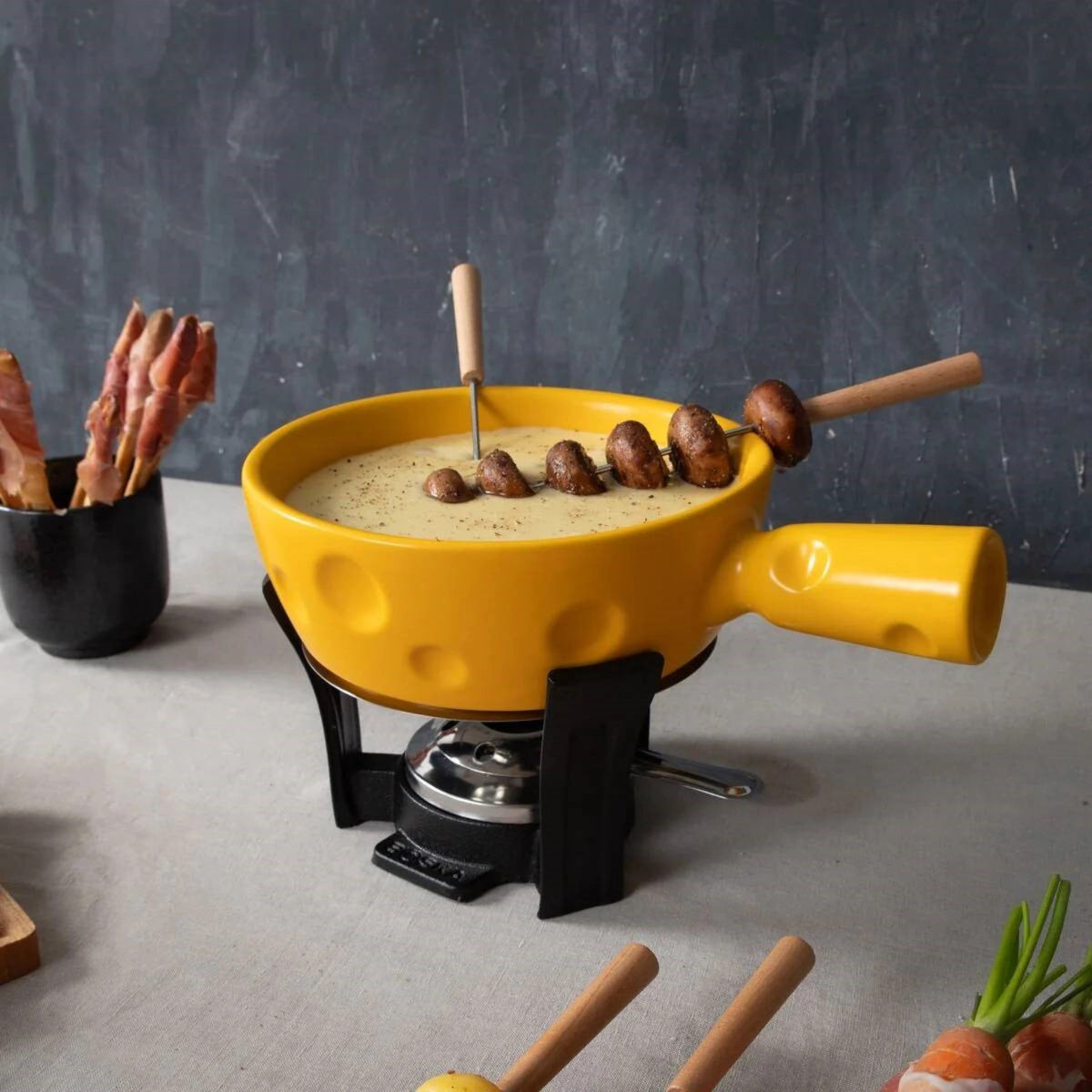 Fondue-Set Super Cheesy 1.3lt in Gelb präsentiert im Onlineshop von KAQTU Design AG. Geschirr ist von Boska