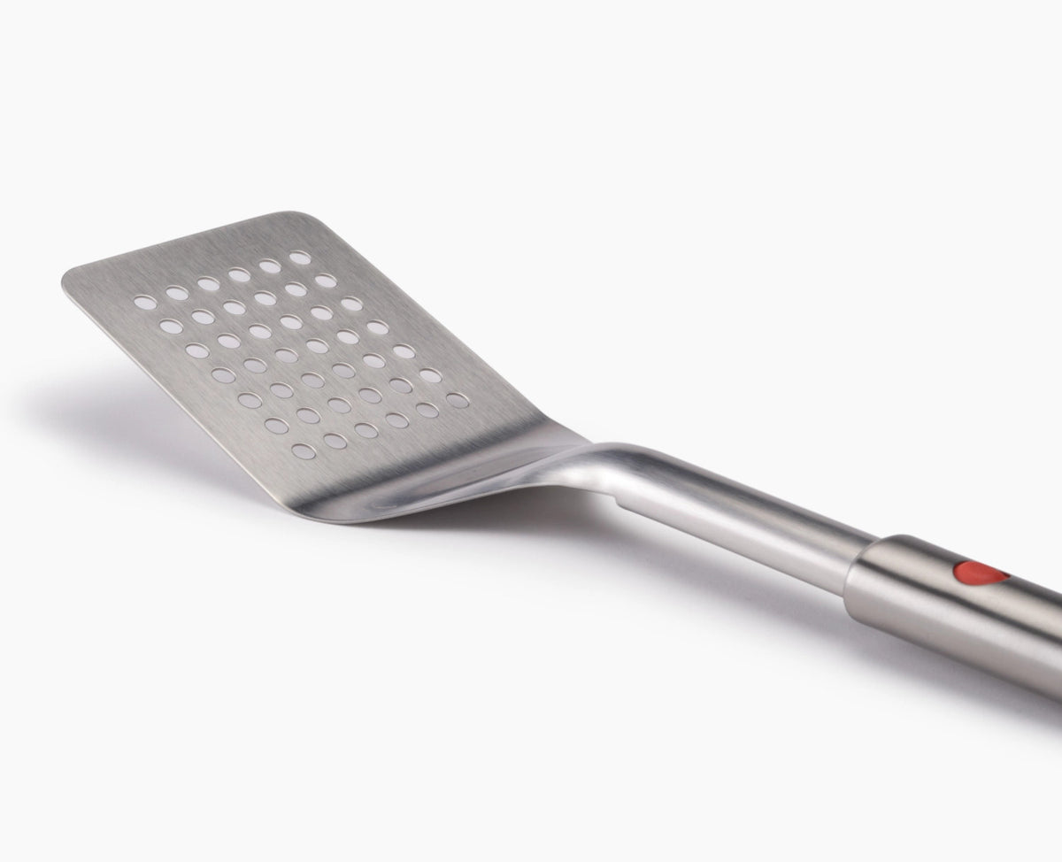 4er Set GrillOut BBQ-Utensilien Set mit Etui Edelstahl in Silber präsentiert im Onlineshop von KAQTU Design AG. Grillbesteck ist von Joseph Joseph