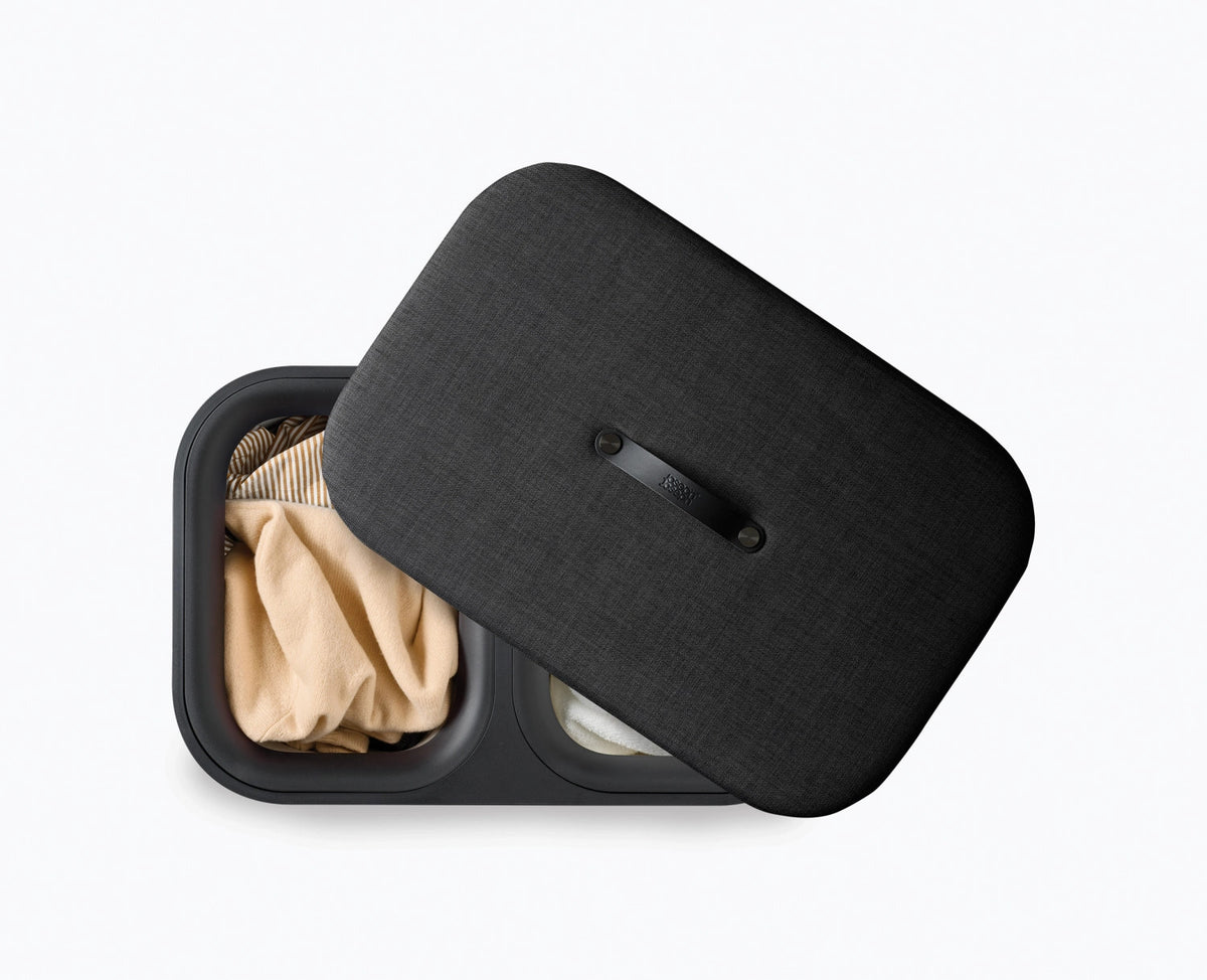 Tota Twin Luxe Wäschekorb 90l black in Schwarz präsentiert im Onlineshop von KAQTU Design AG. Wäschekorb ist von Joseph Joseph
